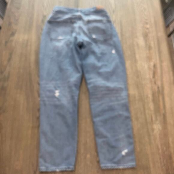 American Eagle Mom Jeans High Rise Distressed Denim Medium Wash Blue Size 6 - Picture 10 of 12